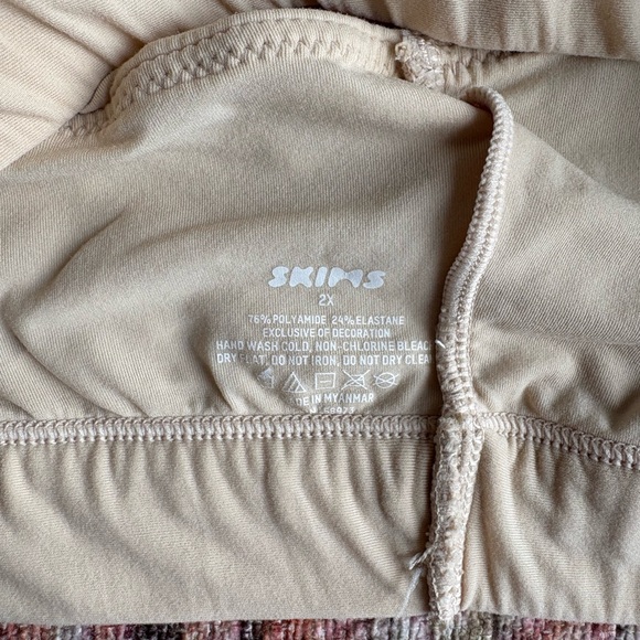 SKIMS FITS EVERYBODY
SCOOP BRALETTE - XXL - Picture 4 of 6